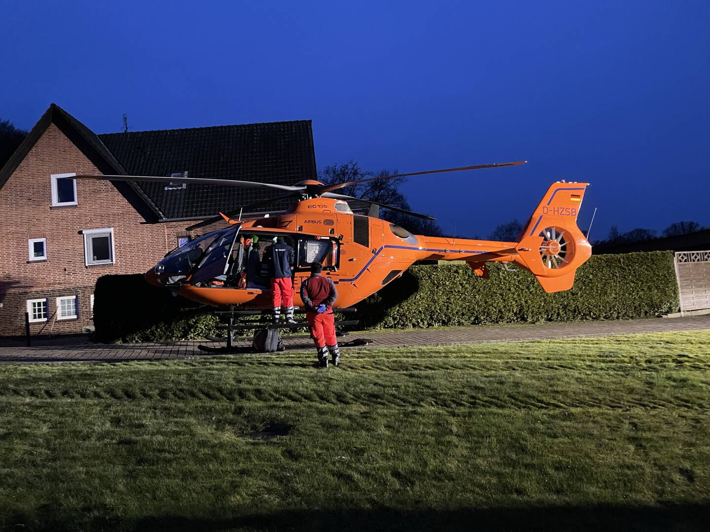 Feuerwehr Unterstützt Rettungseinsatz - Lüneburg Aktuell